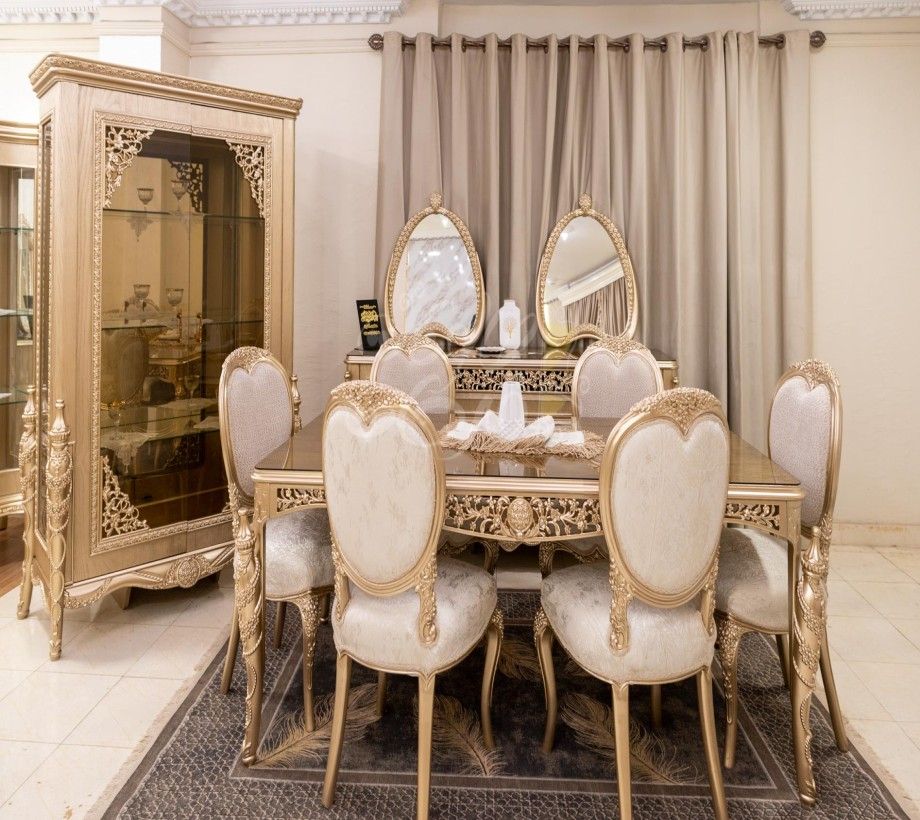 Classic Dining Room - Image 1