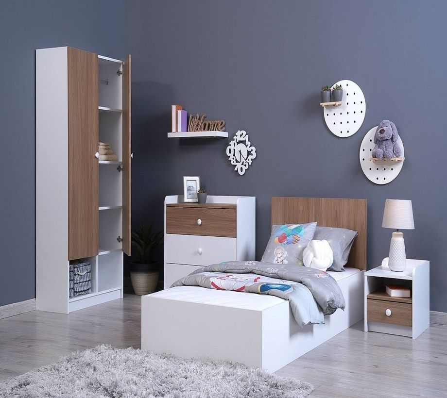 Children's Bedroom - Image 1