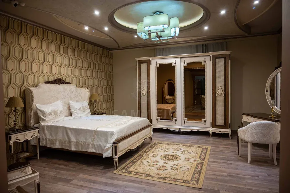 Classic Bedroom - Image 1