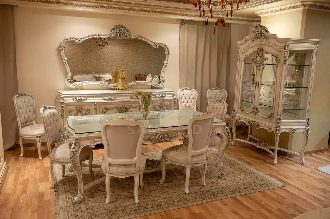 Classic Dining Room - Image 1