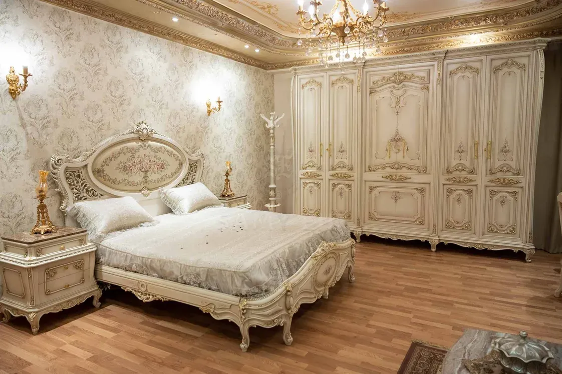 Classic Bedroom - Image 1