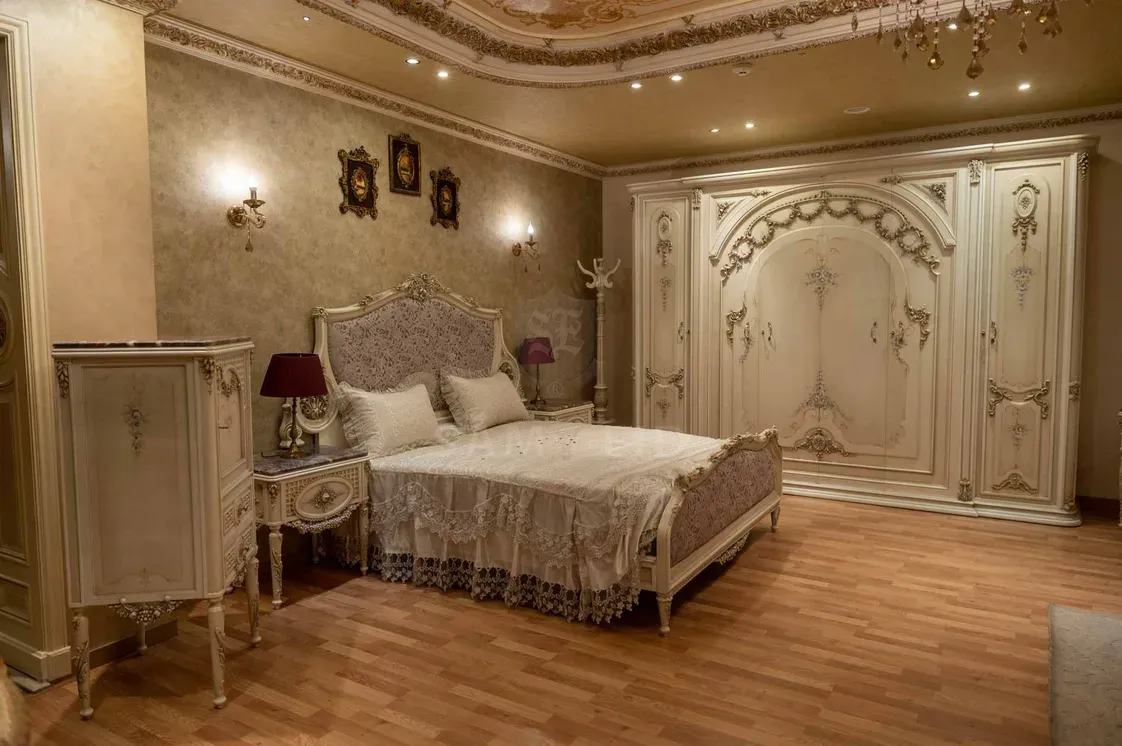 Classic Bedroom - Image 1