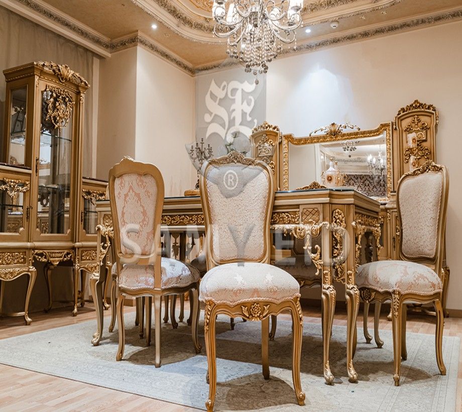 Classic Dining Room - Image 1